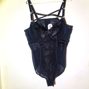 BDYST BLK STRPS RNGS LC UW W MES